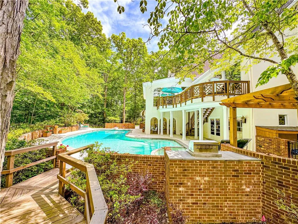 5935 Winterthur Ridge, Sandy Springs, Georgia 30328, 5 Bedrooms Bedrooms, ,4 BathroomsBathrooms,Residential,Sold,5935 Winterthur Ridge,7202795