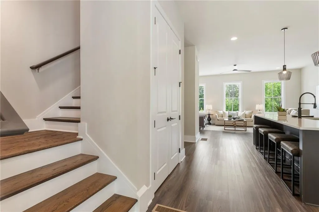 2144 Tidwell Lane Unit 2, Atlanta, Georgia 30318, 4 Bedrooms Bedrooms, ,3 BathroomsBathrooms,Residential,For Sale,2144 Tidwell Lane Unit 2,7576320