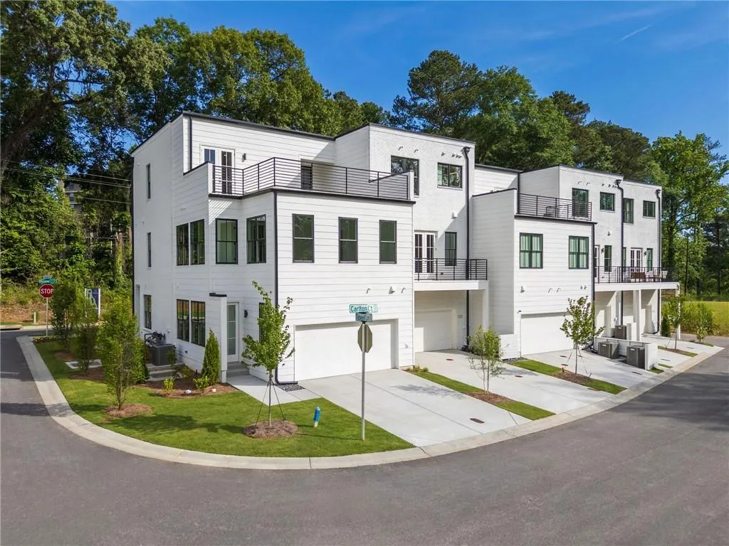 2144 Tidwell Lane Unit 2, Atlanta, Georgia 30318, 4 Bedrooms Bedrooms, ,3 BathroomsBathrooms,Residential,For Sale,2144 Tidwell Lane Unit 2,7576320