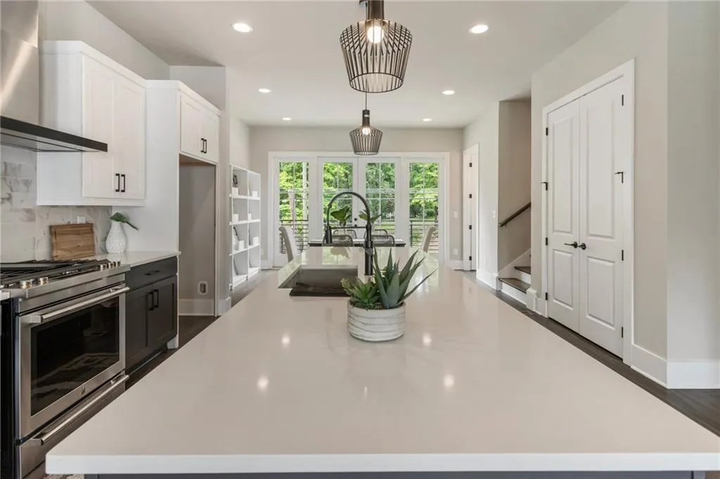 2144 Tidwell Lane Unit 2, Atlanta, Georgia 30318, 4 Bedrooms Bedrooms, ,3 BathroomsBathrooms,Residential,For Sale,2144 Tidwell Lane Unit 2,7576320