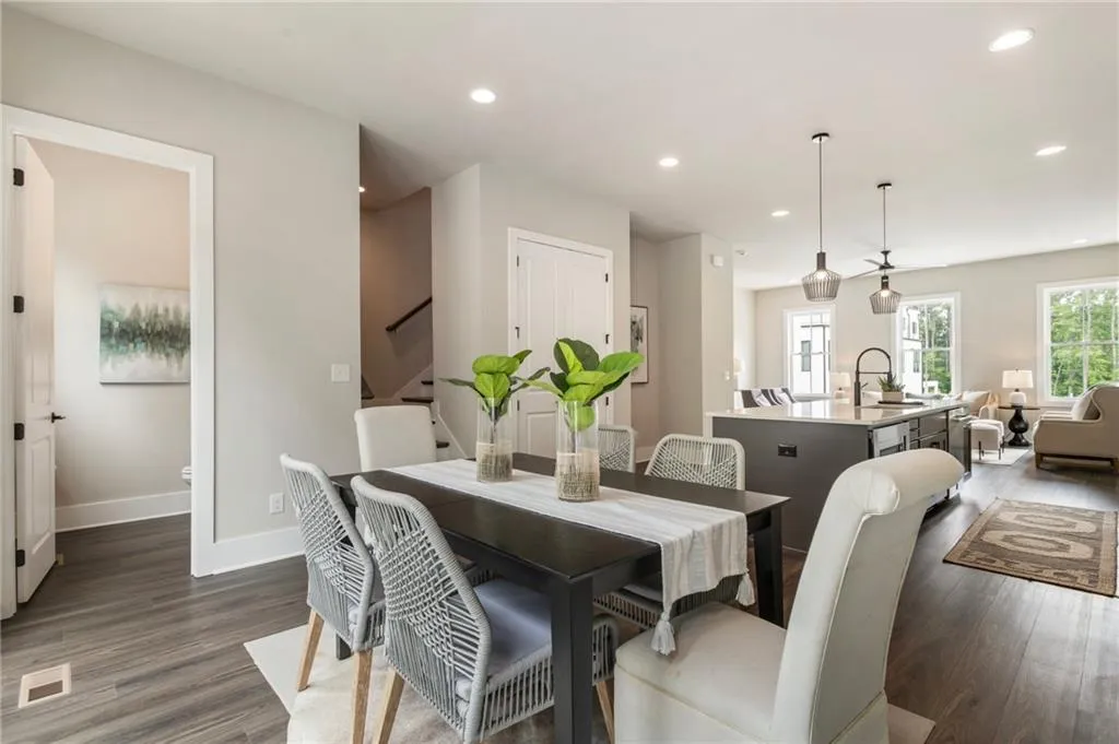 2144 Tidwell Lane Unit 2, Atlanta, Georgia 30318, 4 Bedrooms Bedrooms, ,3 BathroomsBathrooms,Residential,For Sale,2144 Tidwell Lane Unit 2,7576320