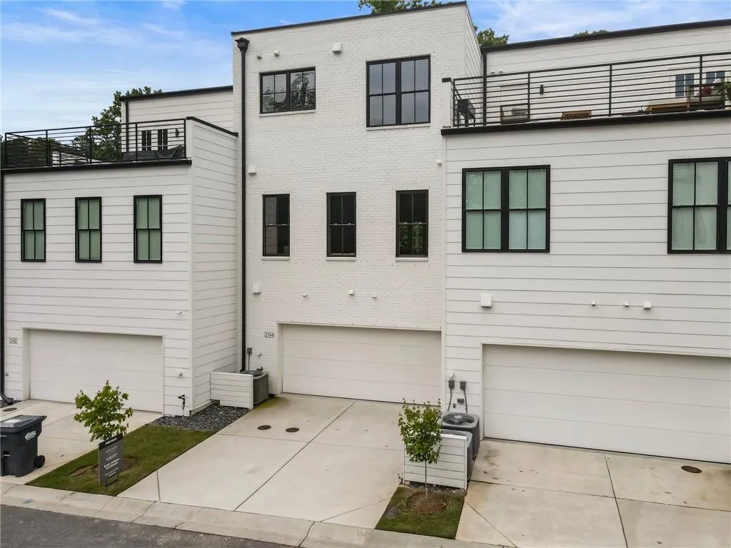 2144 Tidwell Lane Unit 2, Atlanta, Georgia 30318, 4 Bedrooms Bedrooms, ,3 BathroomsBathrooms,Residential,For Sale,2144 Tidwell Lane Unit 2,7576320