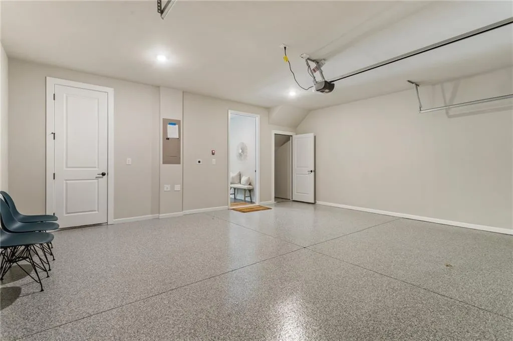 2144 Tidwell Lane Unit 2, Atlanta, Georgia 30318, 4 Bedrooms Bedrooms, ,3 BathroomsBathrooms,Residential,For Sale,2144 Tidwell Lane Unit 2,7576320