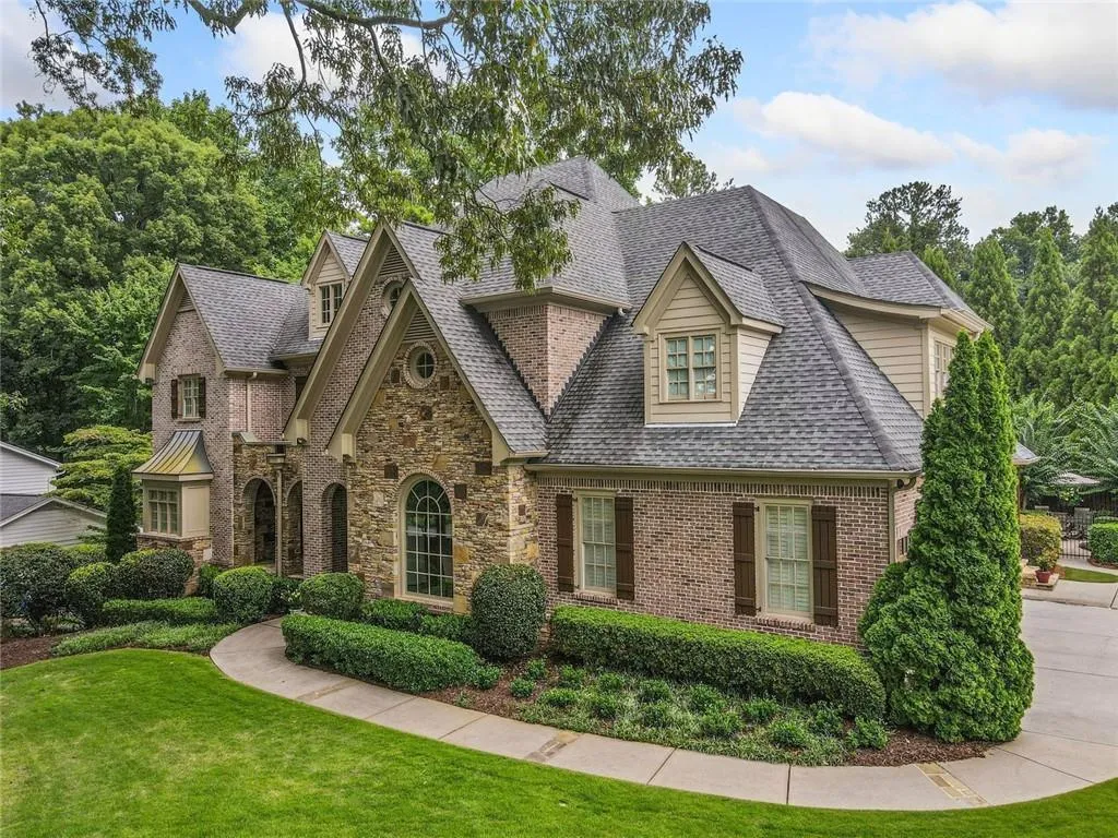 4304 Berkford Circle Ne, Brookhaven, Georgia 30319, 7 Bedrooms Bedrooms, ,7 BathroomsBathrooms,Residential,For Sale,4304 Berkford Circle Ne,7623760