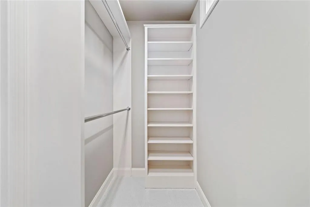 Custom closet system