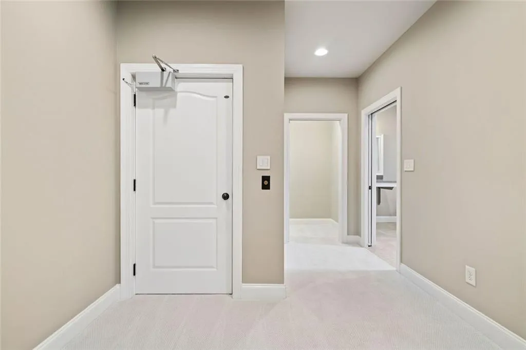 The elevator door has a timer which can be adjusted for specific needs.