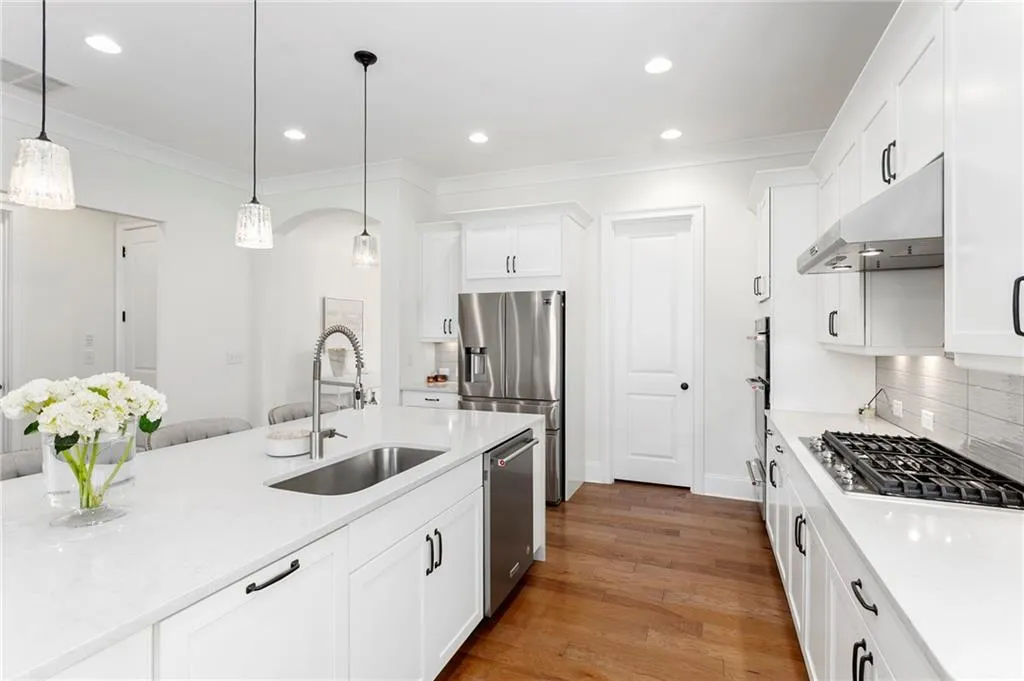 6475 Canopy Drive, Atlanta, Georgia 30328, 5 Bedrooms Bedrooms, ,4 BathroomsBathrooms,Residential,Sold,6475 Canopy Drive,6969816