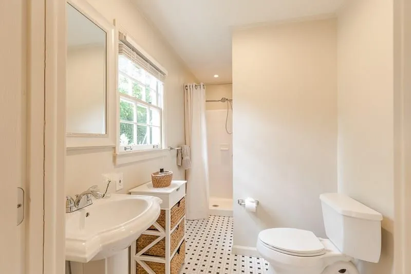 460 Pine Forest Road, Atlanta, Georgia 30342, 4 Bedrooms Bedrooms, ,3 BathroomsBathrooms,Residential,Sold,460 Pine Forest Road,6001608