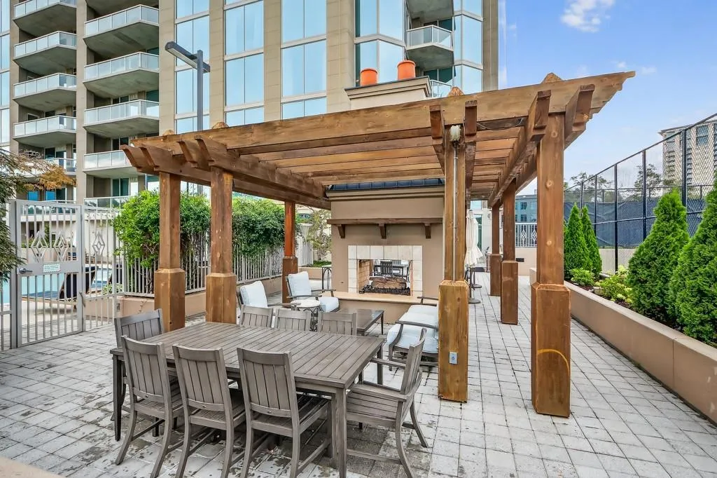 2795 Peachtree Road Ne Unit 1801, Atlanta, Georgia 30305, 2 Bedrooms Bedrooms, ,2 BathroomsBathrooms,Residential,For Sale,2795 Peachtree Road Ne Unit 1801,7627526