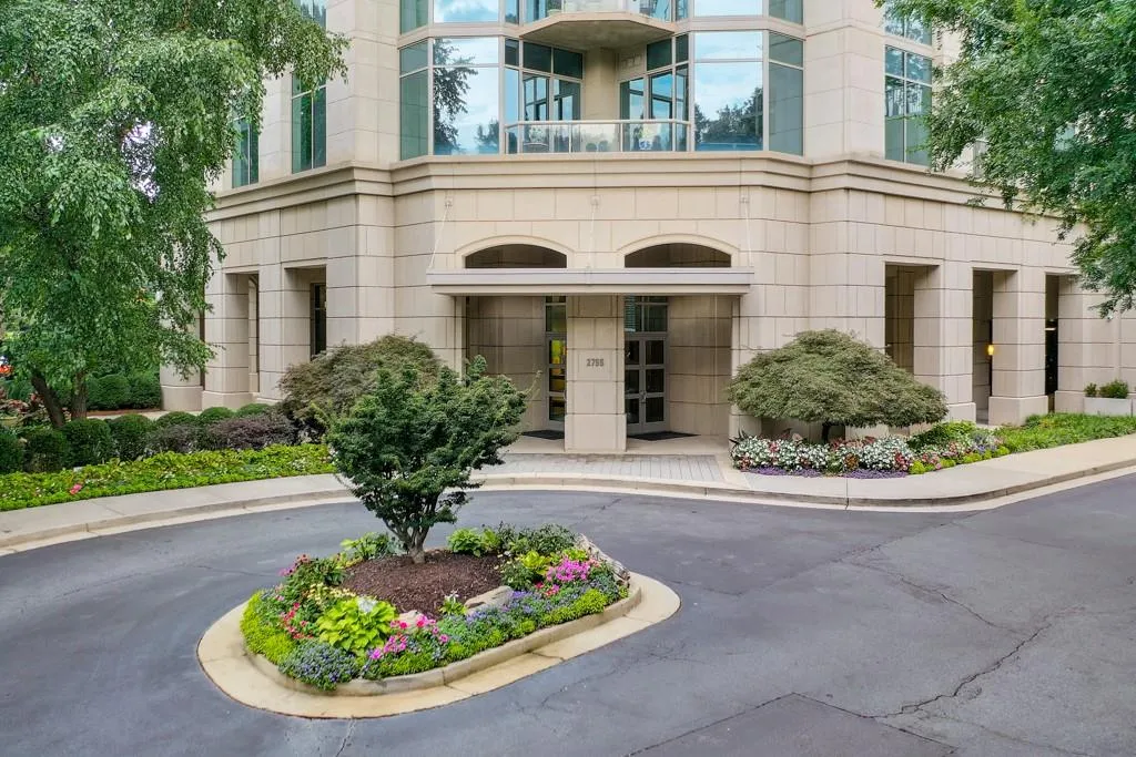 2795 Peachtree Road Ne Unit 1801, Atlanta, Georgia 30305, 2 Bedrooms Bedrooms, ,2 BathroomsBathrooms,Residential,For Sale,2795 Peachtree Road Ne Unit 1801,7627526