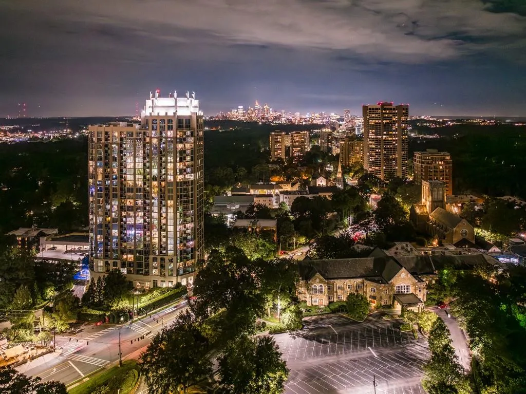 2795 Peachtree Road Ne Unit 1801, Atlanta, Georgia 30305, 2 Bedrooms Bedrooms, ,2 BathroomsBathrooms,Residential,For Sale,2795 Peachtree Road Ne Unit 1801,7627526