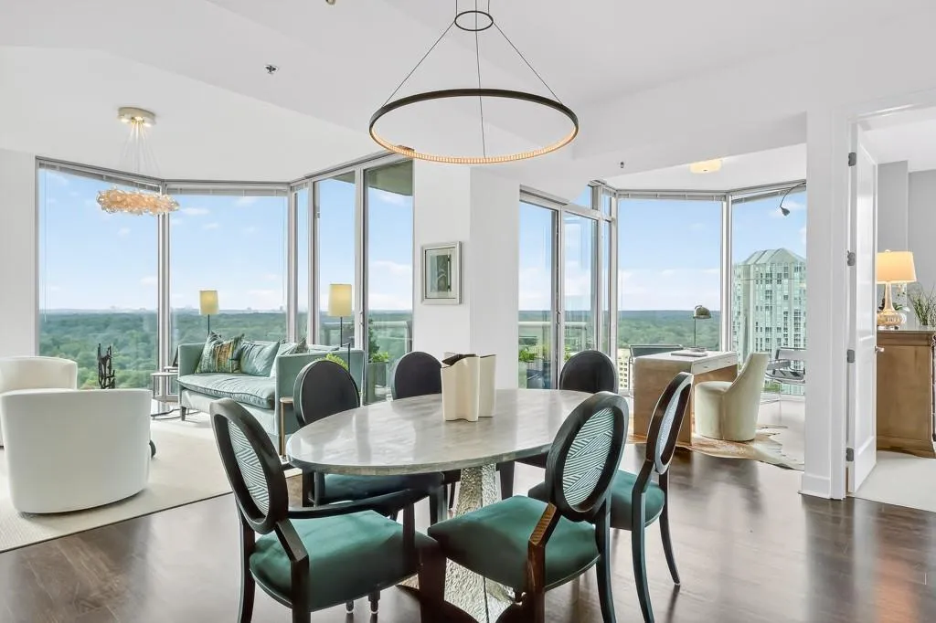 2795 Peachtree Road Ne Unit 1801, Atlanta, Georgia 30305, 2 Bedrooms Bedrooms, ,2 BathroomsBathrooms,Residential,For Sale,2795 Peachtree Road Ne Unit 1801,7627526