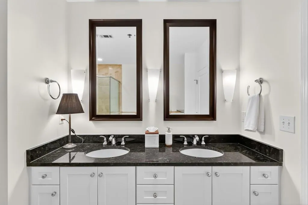 2795 Peachtree Road Ne Unit 1801, Atlanta, Georgia 30305, 2 Bedrooms Bedrooms, ,2 BathroomsBathrooms,Residential,For Sale,2795 Peachtree Road Ne Unit 1801,7627526