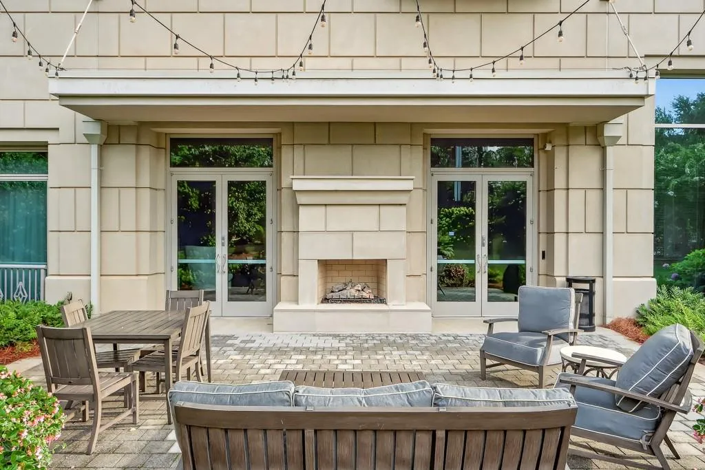 2795 Peachtree Road Ne Unit 1801, Atlanta, Georgia 30305, 2 Bedrooms Bedrooms, ,2 BathroomsBathrooms,Residential,For Sale,2795 Peachtree Road Ne Unit 1801,7627526