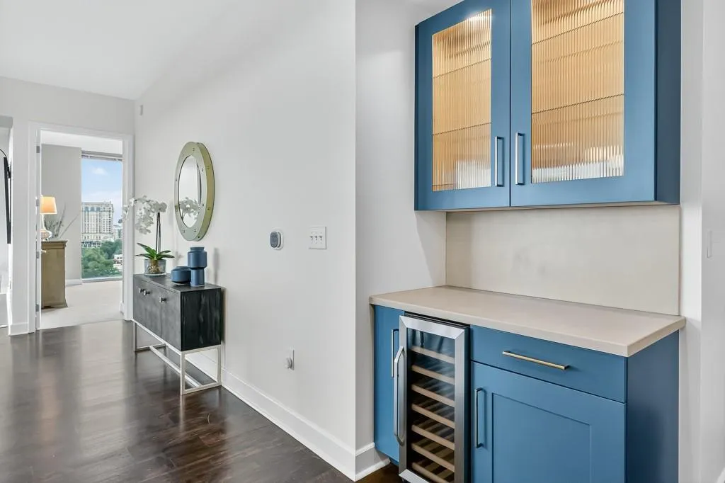 2795 Peachtree Road Ne Unit 1801, Atlanta, Georgia 30305, 2 Bedrooms Bedrooms, ,2 BathroomsBathrooms,Residential,For Sale,2795 Peachtree Road Ne Unit 1801,7627526