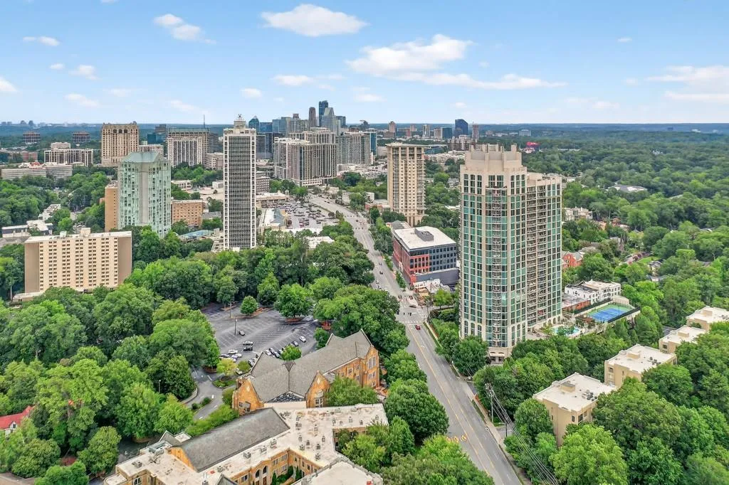 2795 Peachtree Road Ne Unit 1801, Atlanta, Georgia 30305, 2 Bedrooms Bedrooms, ,2 BathroomsBathrooms,Residential,For Sale,2795 Peachtree Road Ne Unit 1801,7627526