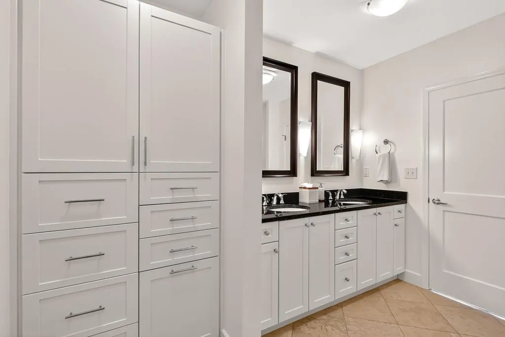 2795 Peachtree Road Ne Unit 1801, Atlanta, Georgia 30305, 2 Bedrooms Bedrooms, ,2 BathroomsBathrooms,Residential,For Sale,2795 Peachtree Road Ne Unit 1801,7627526