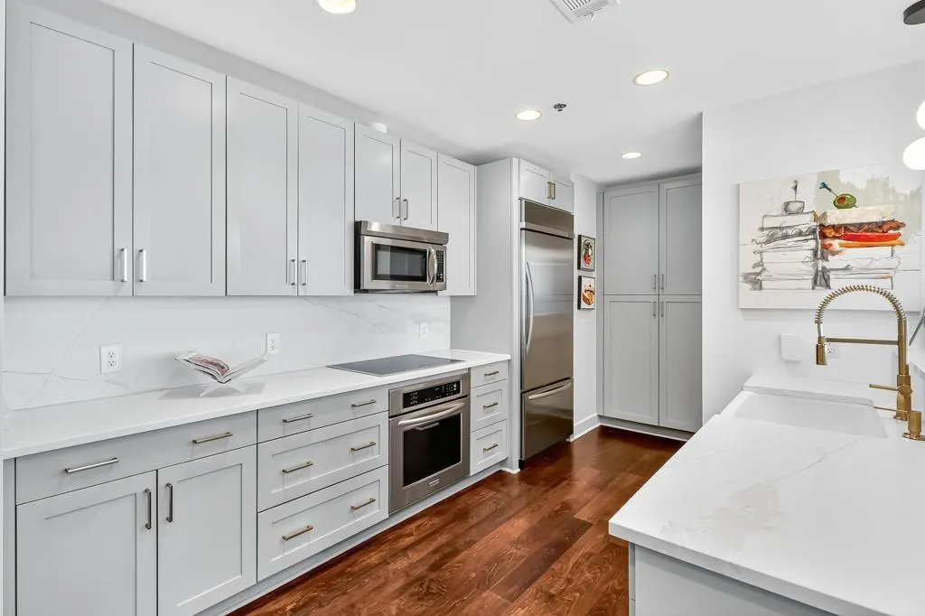 2795 Peachtree Road Ne Unit 1801, Atlanta, Georgia 30305, 2 Bedrooms Bedrooms, ,2 BathroomsBathrooms,Residential,For Sale,2795 Peachtree Road Ne Unit 1801,7627526