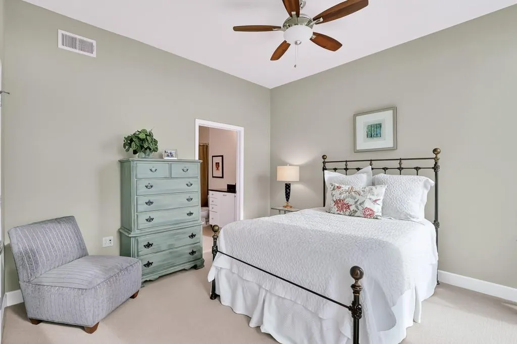 2795 Peachtree Road Ne Unit 1801, Atlanta, Georgia 30305, 2 Bedrooms Bedrooms, ,2 BathroomsBathrooms,Residential,For Sale,2795 Peachtree Road Ne Unit 1801,7627526