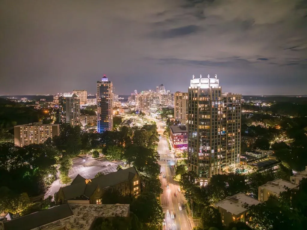 2795 Peachtree Road Ne Unit 1801, Atlanta, Georgia 30305, 2 Bedrooms Bedrooms, ,2 BathroomsBathrooms,Residential,For Sale,2795 Peachtree Road Ne Unit 1801,7627526