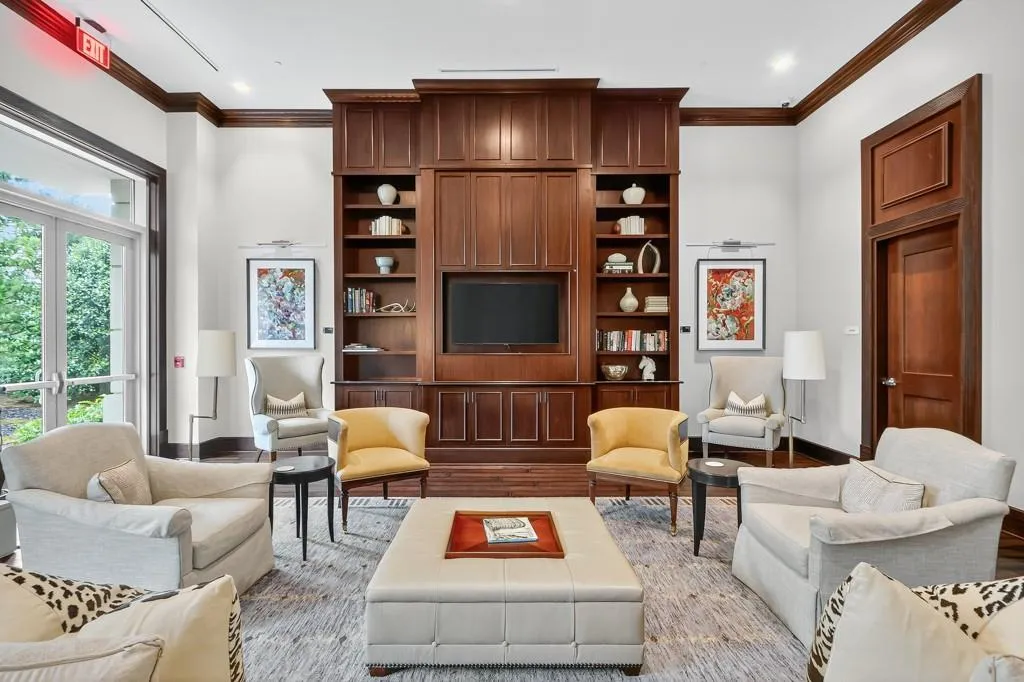 2795 Peachtree Road Ne Unit 1801, Atlanta, Georgia 30305, 2 Bedrooms Bedrooms, ,2 BathroomsBathrooms,Residential,For Sale,2795 Peachtree Road Ne Unit 1801,7627526