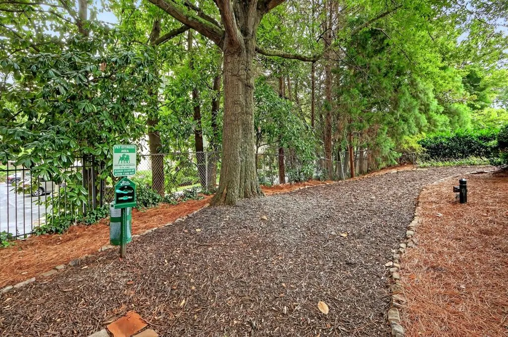 2795 Peachtree Road Ne Unit 1801, Atlanta, Georgia 30305, 2 Bedrooms Bedrooms, ,2 BathroomsBathrooms,Residential,For Sale,2795 Peachtree Road Ne Unit 1801,7627526