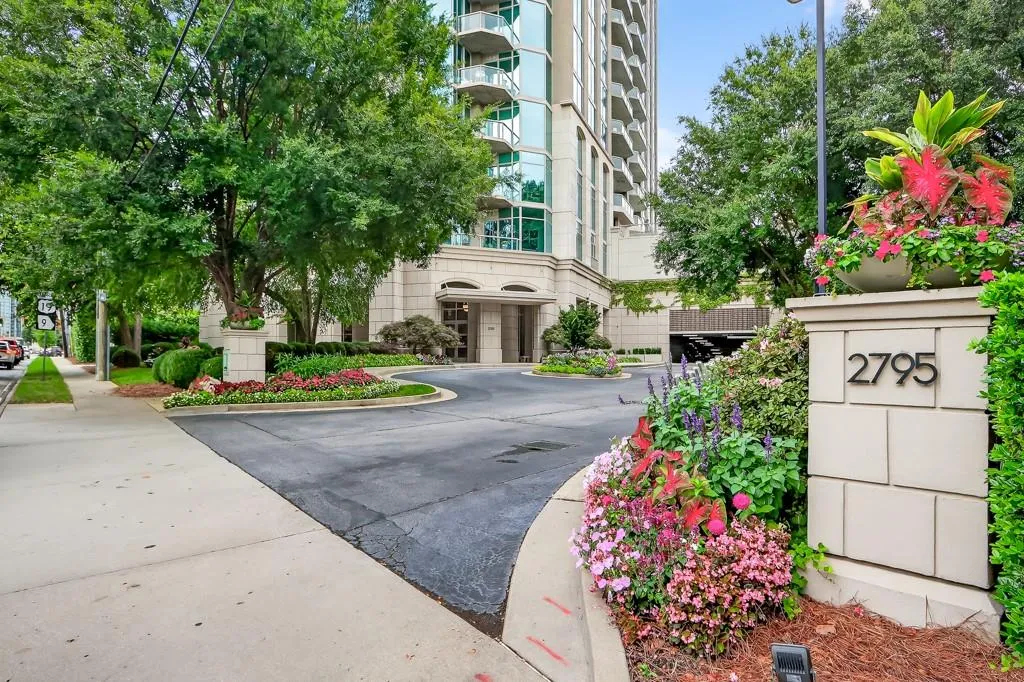 2795 Peachtree Road Ne Unit 1801, Atlanta, Georgia 30305, 2 Bedrooms Bedrooms, ,2 BathroomsBathrooms,Residential,For Sale,2795 Peachtree Road Ne Unit 1801,7627526