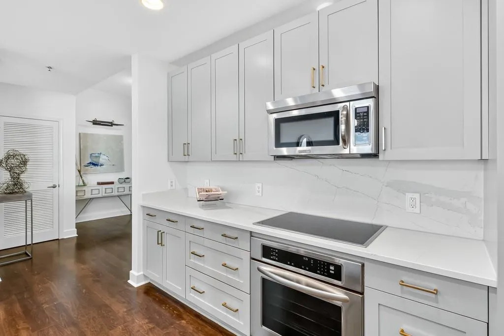 2795 Peachtree Road Ne Unit 1801, Atlanta, Georgia 30305, 2 Bedrooms Bedrooms, ,2 BathroomsBathrooms,Residential,For Sale,2795 Peachtree Road Ne Unit 1801,7627526