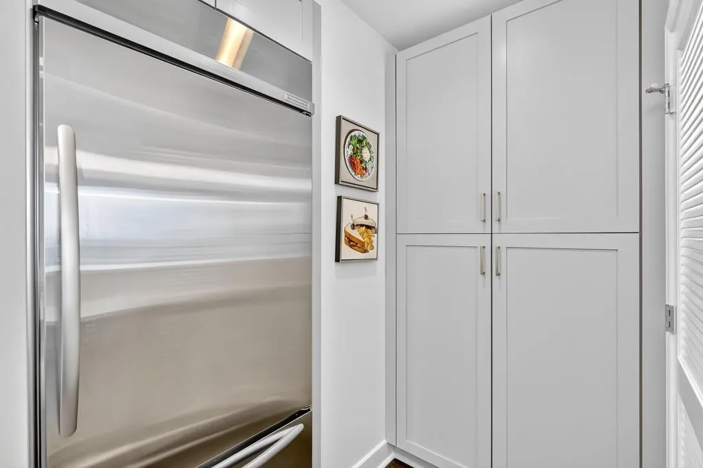 2795 Peachtree Road Ne Unit 1801, Atlanta, Georgia 30305, 2 Bedrooms Bedrooms, ,2 BathroomsBathrooms,Residential,For Sale,2795 Peachtree Road Ne Unit 1801,7627526
