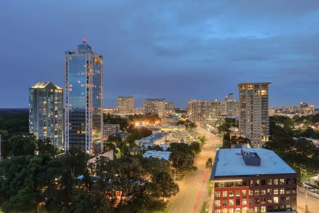 2795 Peachtree Road Ne Unit 1801, Atlanta, Georgia 30305, 2 Bedrooms Bedrooms, ,2 BathroomsBathrooms,Residential,For Sale,2795 Peachtree Road Ne Unit 1801,7627526