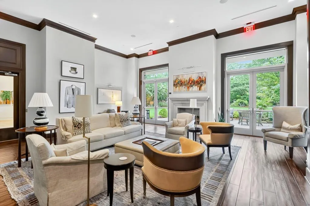 2795 Peachtree Road Ne Unit 1801, Atlanta, Georgia 30305, 2 Bedrooms Bedrooms, ,2 BathroomsBathrooms,Residential,For Sale,2795 Peachtree Road Ne Unit 1801,7627526