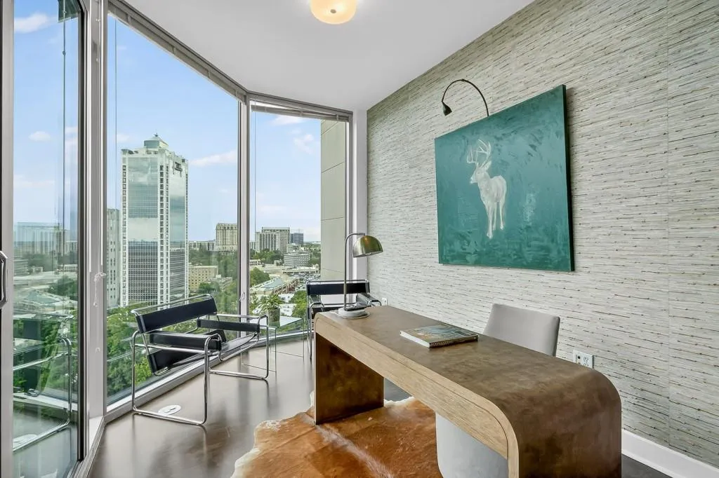 2795 Peachtree Road Ne Unit 1801, Atlanta, Georgia 30305, 2 Bedrooms Bedrooms, ,2 BathroomsBathrooms,Residential,For Sale,2795 Peachtree Road Ne Unit 1801,7627526