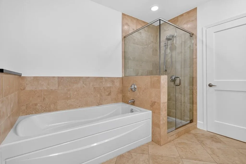 2795 Peachtree Road Ne Unit 1801, Atlanta, Georgia 30305, 2 Bedrooms Bedrooms, ,2 BathroomsBathrooms,Residential,For Sale,2795 Peachtree Road Ne Unit 1801,7627526