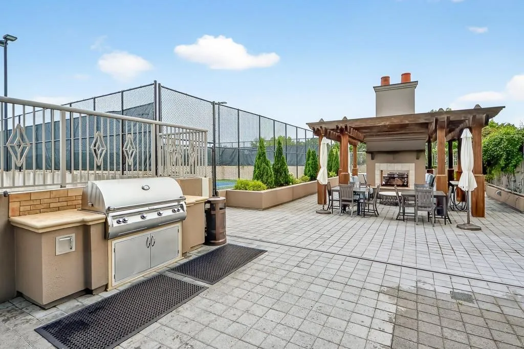 2795 Peachtree Road Ne Unit 1801, Atlanta, Georgia 30305, 2 Bedrooms Bedrooms, ,2 BathroomsBathrooms,Residential,For Sale,2795 Peachtree Road Ne Unit 1801,7627526