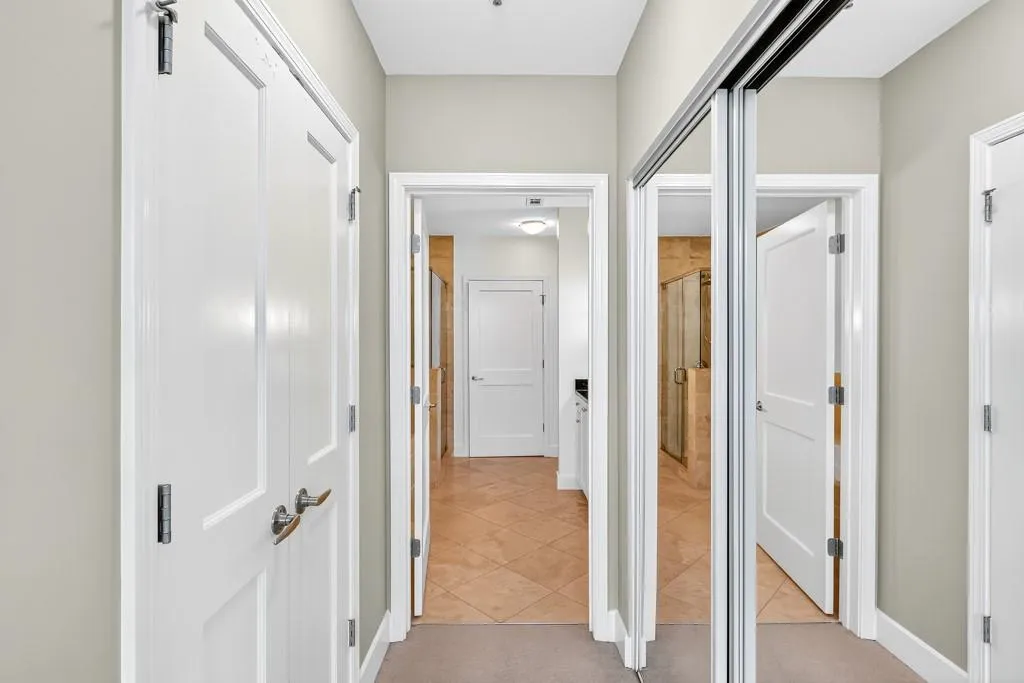 2795 Peachtree Road Ne Unit 1801, Atlanta, Georgia 30305, 2 Bedrooms Bedrooms, ,2 BathroomsBathrooms,Residential,For Sale,2795 Peachtree Road Ne Unit 1801,7627526