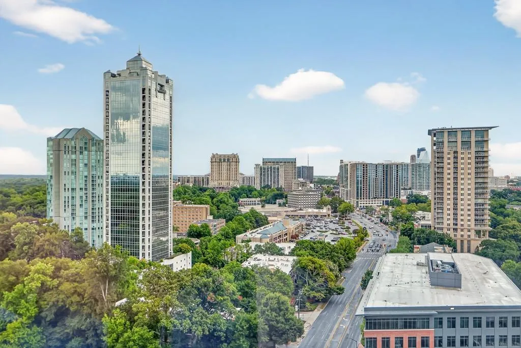 2795 Peachtree Road Ne Unit 1801, Atlanta, Georgia 30305, 2 Bedrooms Bedrooms, ,2 BathroomsBathrooms,Residential,For Sale,2795 Peachtree Road Ne Unit 1801,7627526