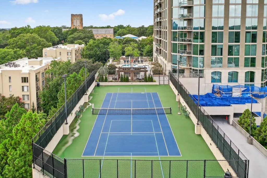 2795 Peachtree Road Ne Unit 1801, Atlanta, Georgia 30305, 2 Bedrooms Bedrooms, ,2 BathroomsBathrooms,Residential,For Sale,2795 Peachtree Road Ne Unit 1801,7627526