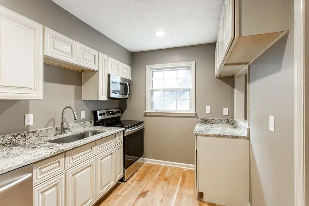 6700 Roswell Road Unit 32a, Atlanta, Georgia 30328, 2 Bedrooms Bedrooms, ,2 BathroomsBathrooms,Residential,Sold,6700 Roswell Road Unit 32a,6072767