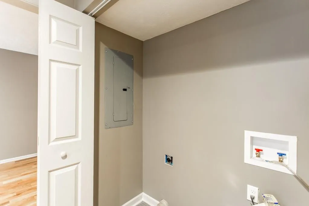 6700 Roswell Road Unit 32a, Atlanta, Georgia 30328, 2 Bedrooms Bedrooms, ,2 BathroomsBathrooms,Residential,Sold,6700 Roswell Road Unit 32a,6072767