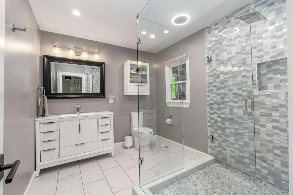 Ensuite bath!