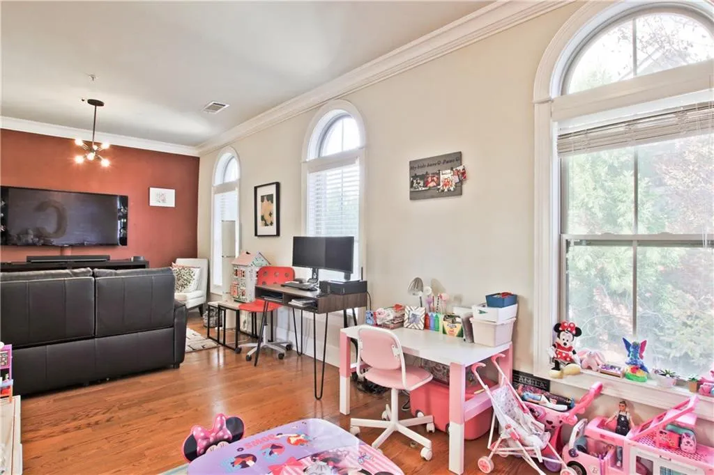 857 Perennial Drive, Sandy Springs, Georgia 30328, 3 Bedrooms Bedrooms, ,2 BathroomsBathrooms,Residential,Sold,857 Perennial Drive,6811358