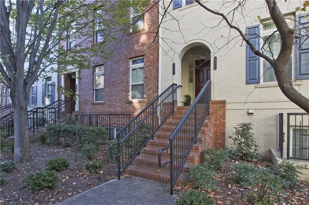 857 Perennial Drive, Sandy Springs, Georgia 30328, 3 Bedrooms Bedrooms, ,2 BathroomsBathrooms,Residential,Sold,857 Perennial Drive,6811358