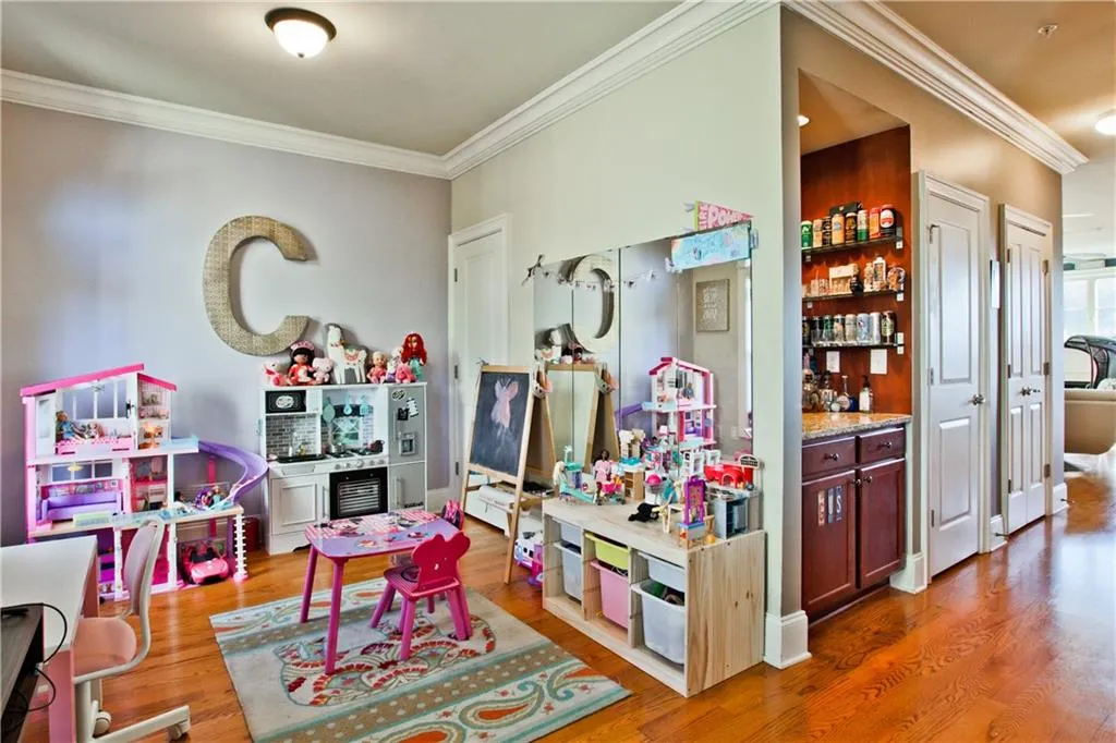 857 Perennial Drive, Sandy Springs, Georgia 30328, 3 Bedrooms Bedrooms, ,2 BathroomsBathrooms,Residential,Sold,857 Perennial Drive,6811358