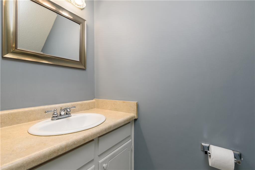 5631 Kingsport Drive, Atlanta, Georgia 30342, 2 Bedrooms Bedrooms, ,1 BathroomBathrooms,Residential,Sold,5631 Kingsport Drive,7247151