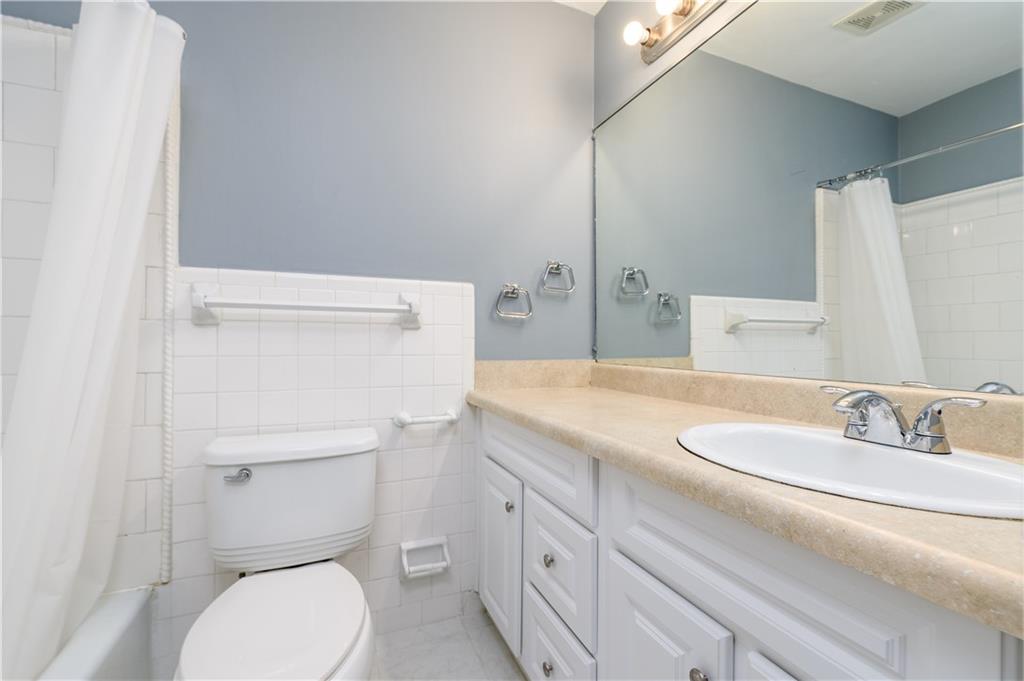 5631 Kingsport Drive, Atlanta, Georgia 30342, 2 Bedrooms Bedrooms, ,1 BathroomBathrooms,Residential,Sold,5631 Kingsport Drive,7247151