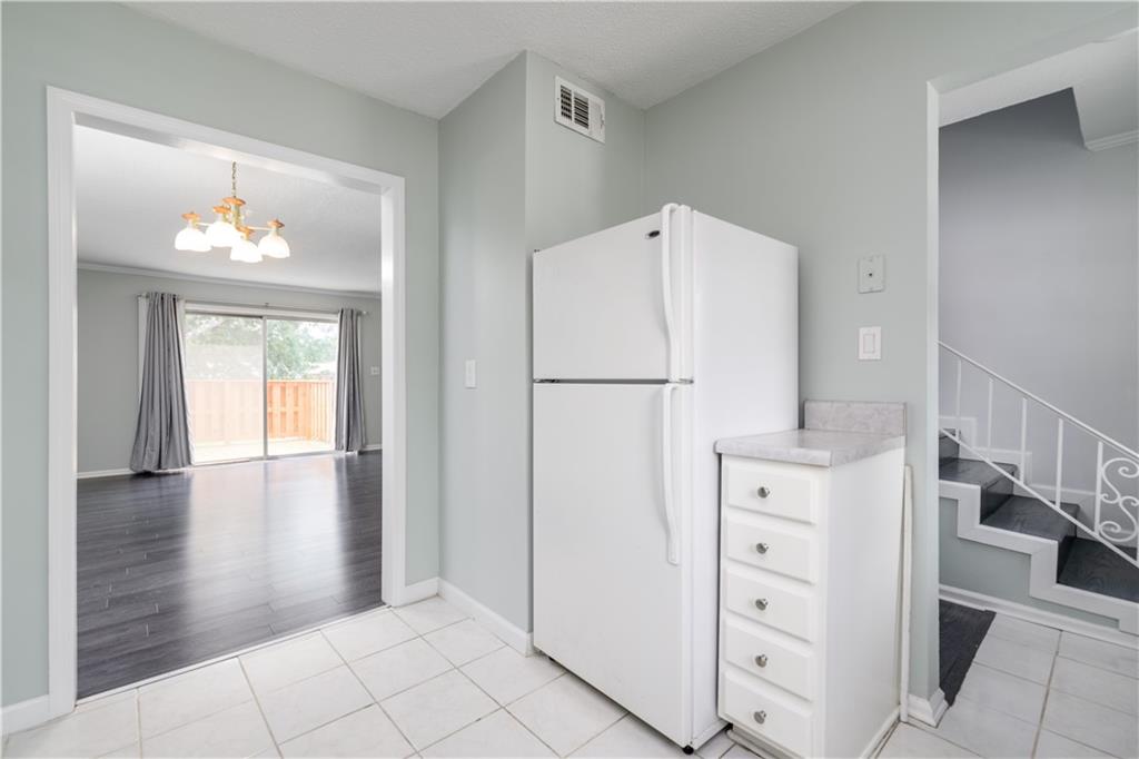 5631 Kingsport Drive, Atlanta, Georgia 30342, 2 Bedrooms Bedrooms, ,1 BathroomBathrooms,Residential,Sold,5631 Kingsport Drive,7247151