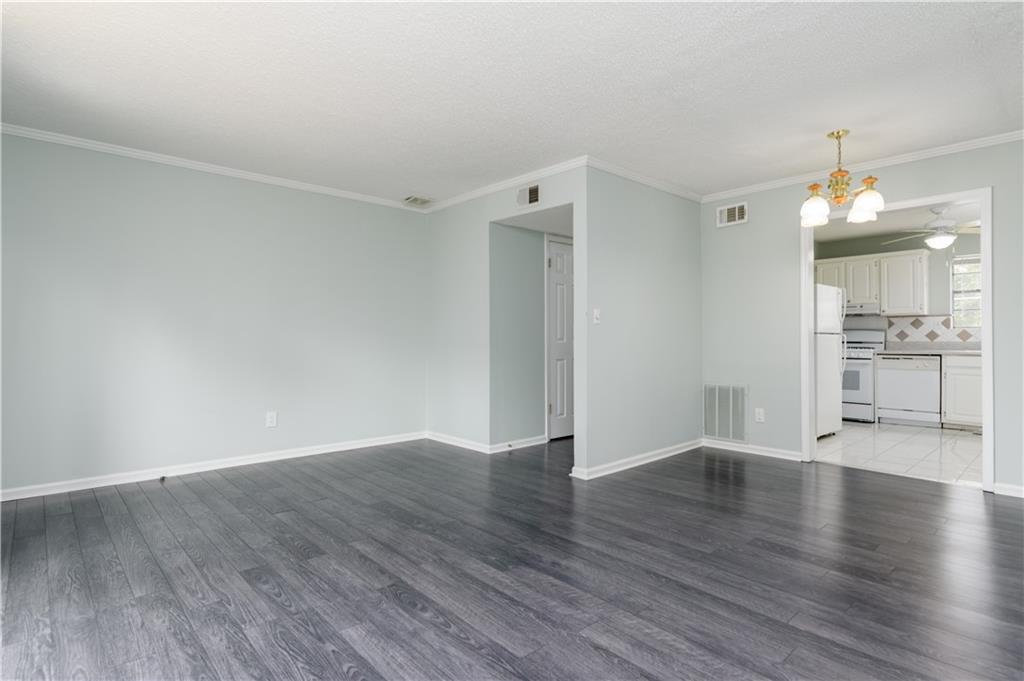 5631 Kingsport Drive, Atlanta, Georgia 30342, 2 Bedrooms Bedrooms, ,1 BathroomBathrooms,Residential,Sold,5631 Kingsport Drive,7247151