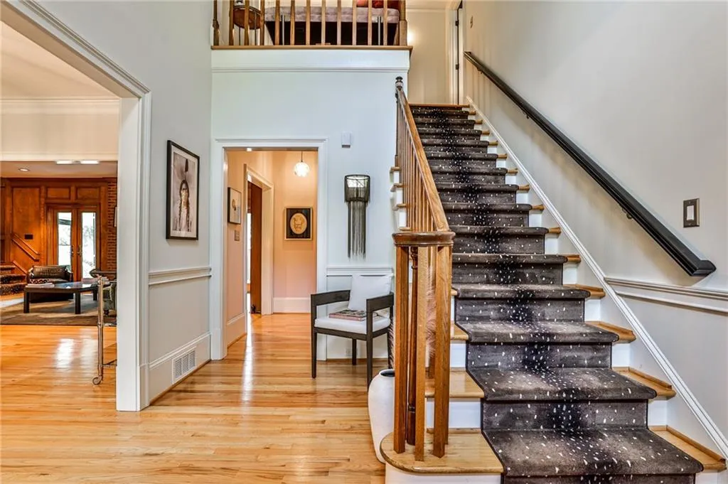 435 Tavern Circle, Sandy Springs, Georgia 30350, 5 Bedrooms Bedrooms, ,5 BathroomsBathrooms,Residential,Sold,435 Tavern Circle,7257163