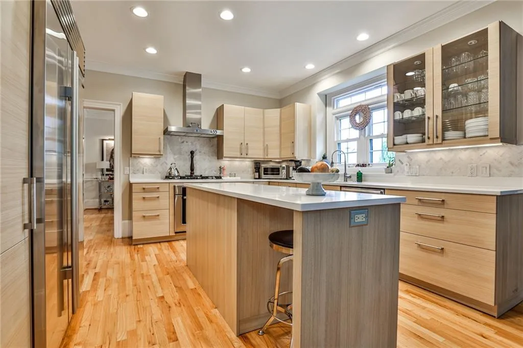 435 Tavern Circle, Sandy Springs, Georgia 30350, 5 Bedrooms Bedrooms, ,5 BathroomsBathrooms,Residential,Sold,435 Tavern Circle,7257163