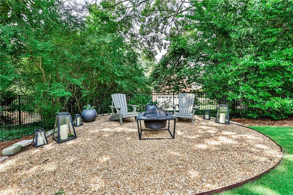 435 Tavern Circle, Sandy Springs, Georgia 30350, 5 Bedrooms Bedrooms, ,5 BathroomsBathrooms,Residential,Sold,435 Tavern Circle,7257163